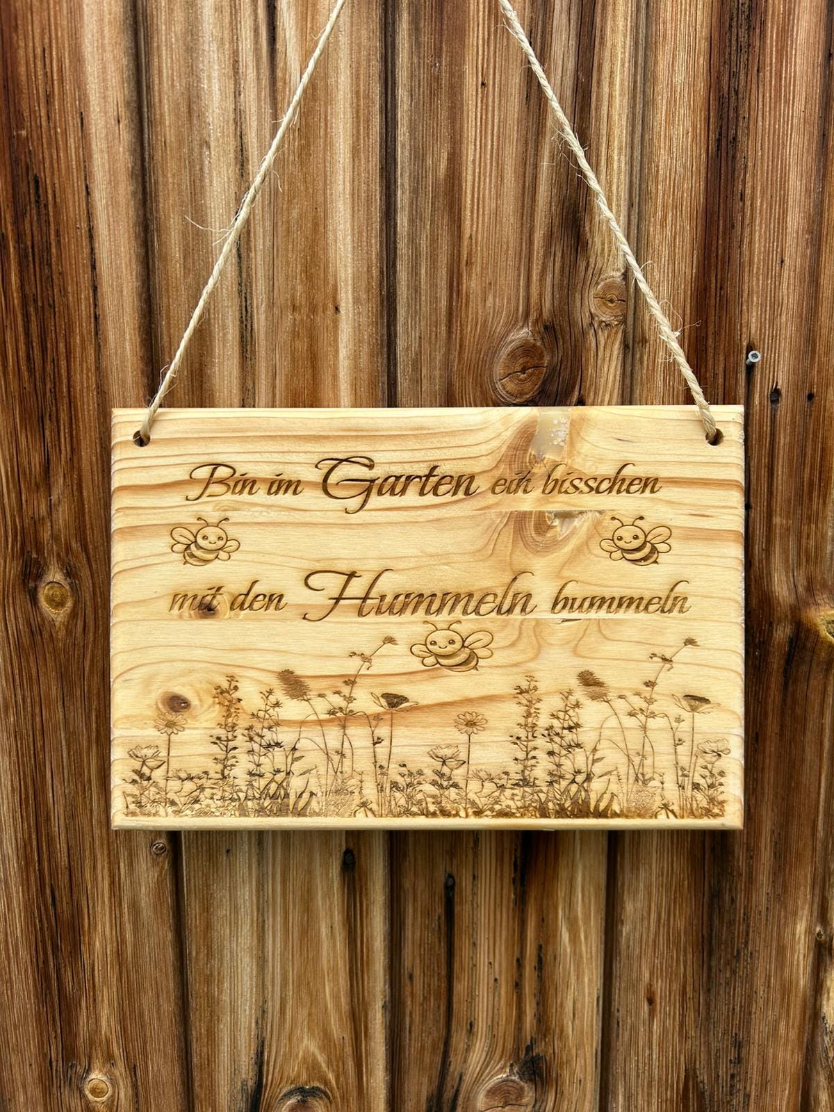 Handgefertigtes Holzschild mit Spruch & Lasergravur – Geöltes Leimholz – Individuelle Gartendeko- und Geschenkidee